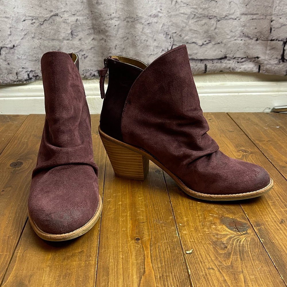 Sofft Teyton booties burgundy suede womens size 7.5M